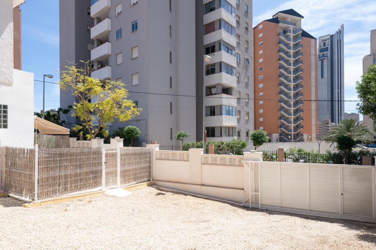 Casa Mya Con Terreno Privado Y Parking Compartido - A 800m De Playa Poniente Vakantiehuis